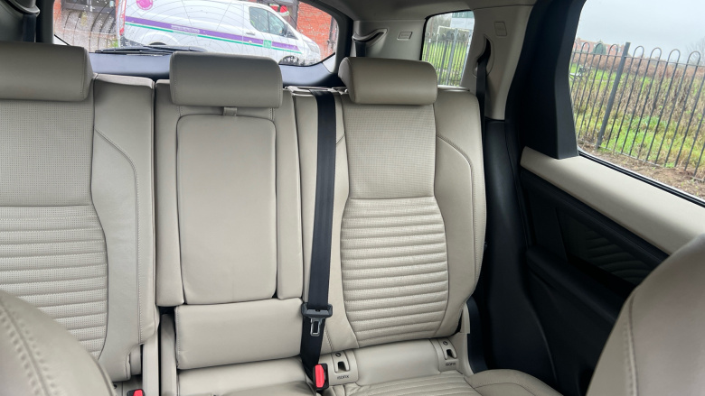 Land Rover Discovery Sport 2.0 D165 SE 5dr 2WD Diesel Station Wagon